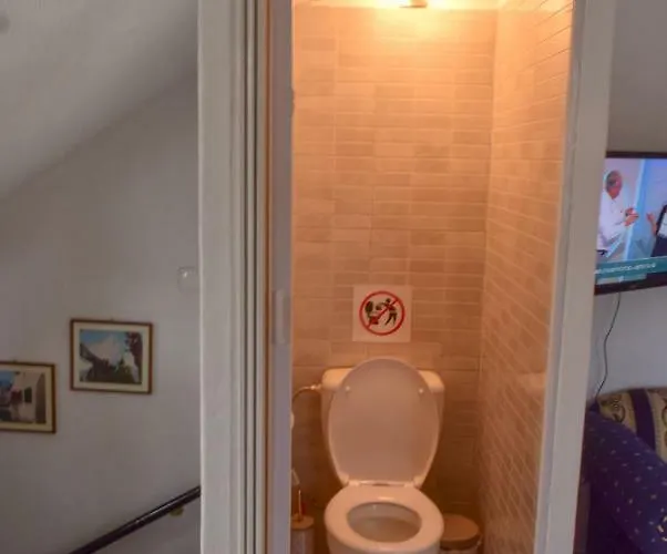 Semesterbostad Zoli House *